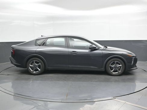 Used 2025 Kia K4 FWD image 3