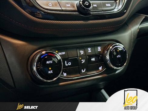 Used 2021 Chevrolet TrailBlazer RS w/ Sun and Liftgate Package AWD/4WD image 18