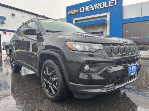 Used 2022 Jeep Compass Latitude w/ Sun and Sound Group AWD/4WD image 13
