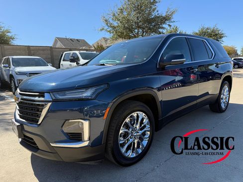 Used 2023 Chevrolet Traverse LS w/ Safety Package image 1