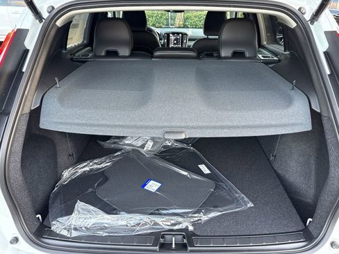 New 2026 Volvo XC40 B5 Core image 19