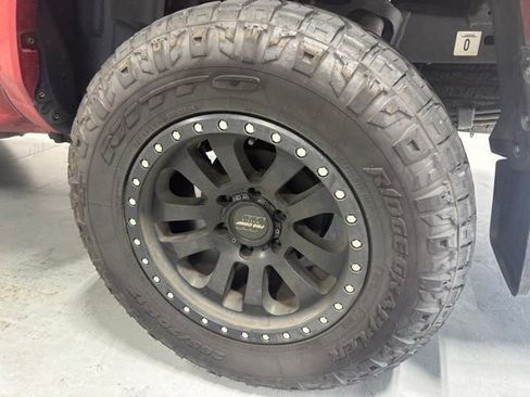 Used 2019 Toyota Tacoma SR5 RWD image 9