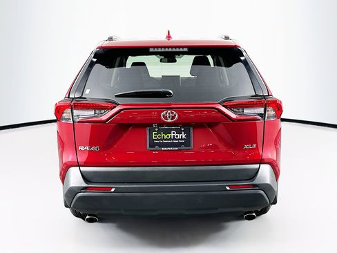 Used 2025 Toyota RAV4 XLE w/ Convenience Package FWD image 7