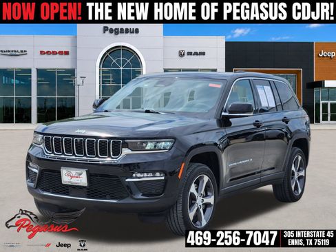 Used 2023 Jeep Grand Cherokee 4WD 4xe w/ Luxury Tech Group II image 2
