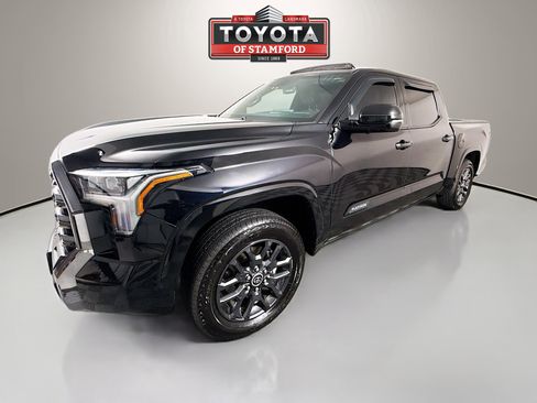 Certified 2022 Toyota Tundra Platinum w/ Advanced Package AWD/4WD image 3