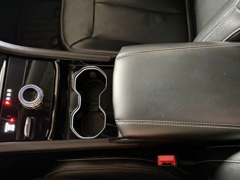 Certified 2022 Jeep Grand Cherokee L Limited w/ Luxury Tech Group II image 22