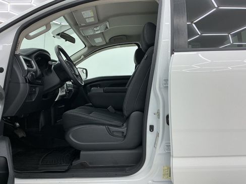 Used 2019 Nissan Titan SV AWD/4WD image 14