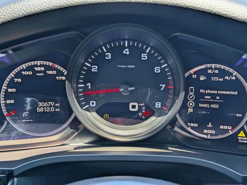 Used 2023 Porsche Cayenne Platinum Edition image 23