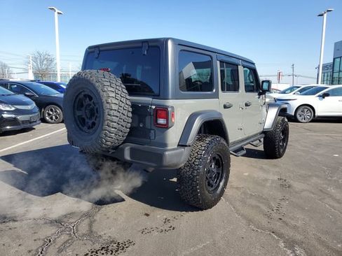 Used 2019 Jeep Wrangler Unlimited Sport S image 4
