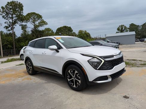 Certified 2023 Kia Sportage EX FWD image 2