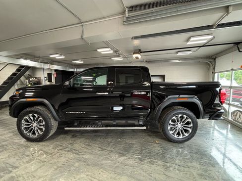 Used 2023 GMC Canyon Denali AWD/4WD image 7