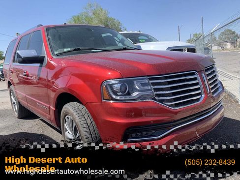 Used 2017 Lincoln Navigator Select image 1