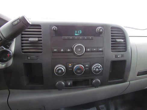 Used 2013 Chevrolet Silverado 2500 W/T AWD/4WD image 10
