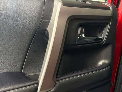 Used 2020 Toyota 4Runner SR5 Premium w/ Moonroof Package RWD image 27