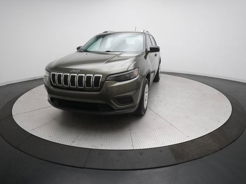 Used 2019 Jeep Cherokee Sport w/ Cold Weather Group image 12