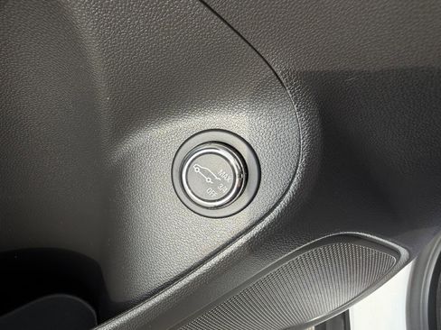 Certified 2024 Buick Encore GX Preferred w/ Comfort Package AWD/4WD image 32