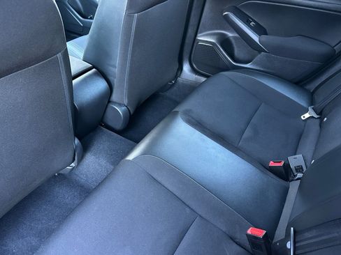 Used 2022 Honda Civic Sport image 11