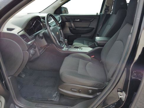 Used 2017 Chevrolet Traverse LT w/ Style and Technology Package FWD image 13