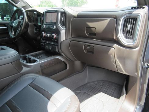 Used 2020 GMC Sierra 2500 Denali w/ Denali Ultimate Package AWD/4WD image 11