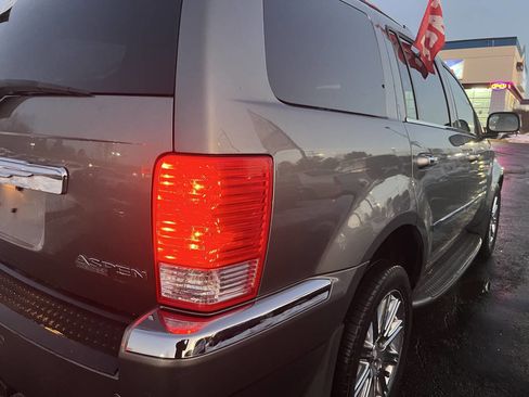 Used 2009 Chrysler Aspen Limited w/ Trailer Tow Group image 9