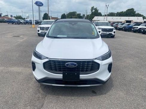 New 2025 Ford Escape Active w/ Active Premium Tech Pack image 9
