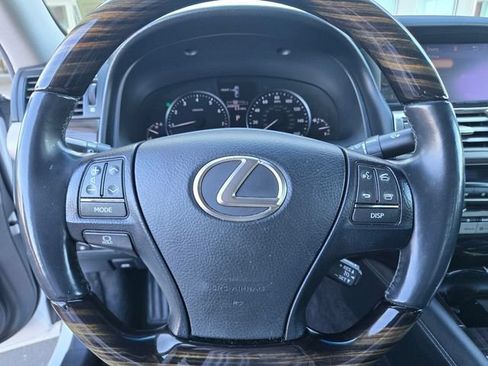 Used 2016 Lexus LS 460 w/ Comfort Package RWD image 23