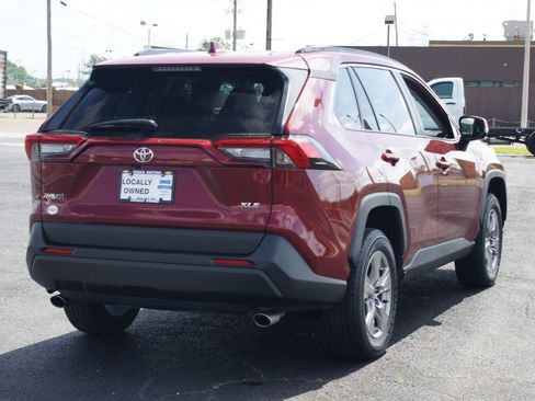 Used 2023 Toyota RAV4 XLE w/ Convenience Package FWD image 20