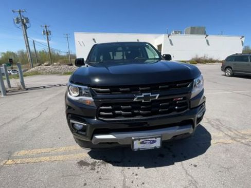 Used 2022 Chevrolet Colorado Z71 w/ Z71 Midnight Edition AWD/4WD image 3