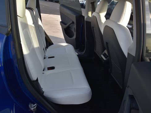 Used 2023 Tesla Model Y AWD image 11