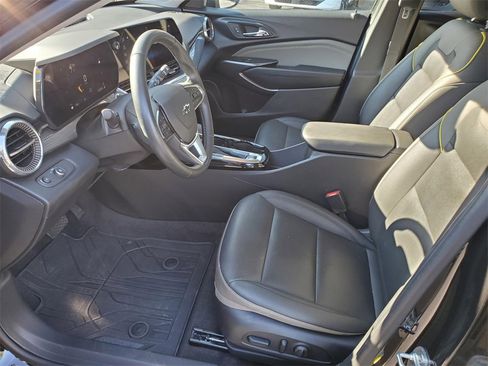 Used 2025 Chevrolet Trax ACTIV w/ Driver Confidence Package image 4
