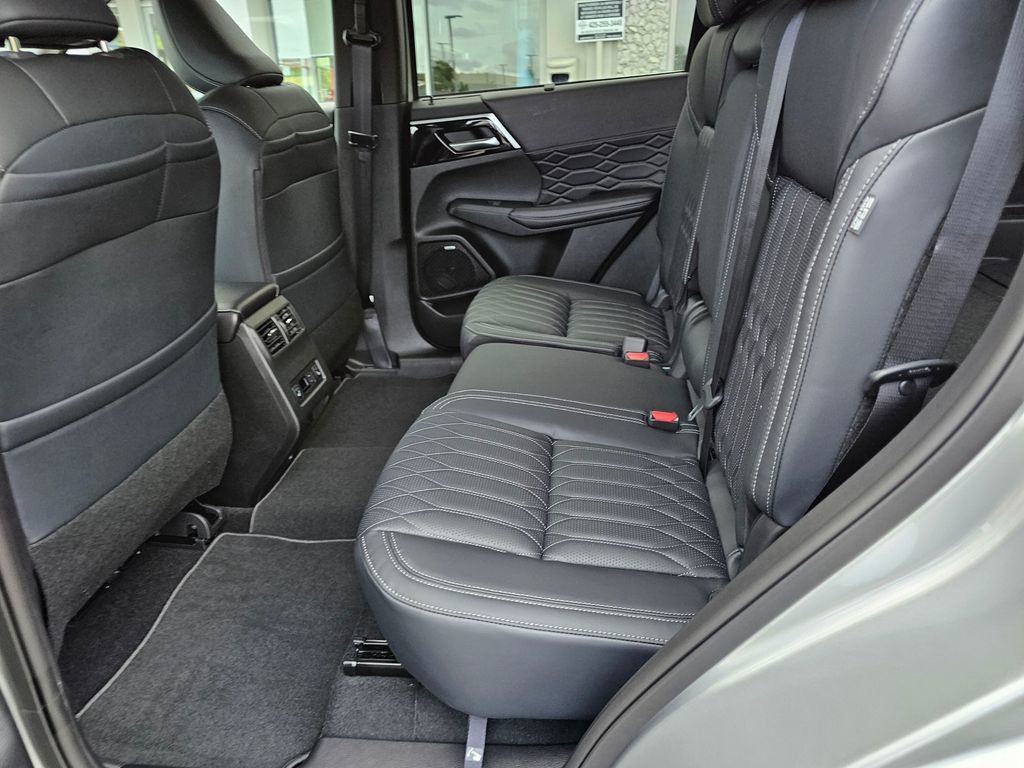 New 2026 Mitsubishi Outlander SEL AWD/4WD image 12