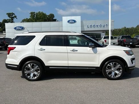 Used 2019 Ford Explorer Platinum AWD/4WD image 6