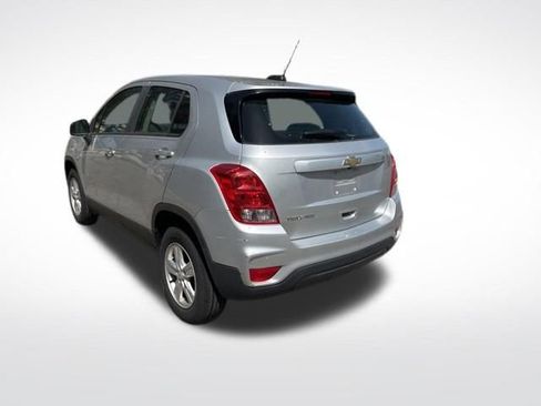 Used 2018 Chevrolet Trax LS AWD/4WD image 3