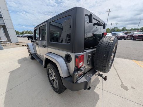Used 2018 Jeep Wrangler Unlimited Sahara w/ Connectivity Group image 6