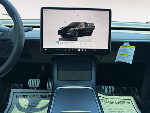 Used 2022 Tesla Model Y Performance image 12