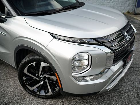 Used 2023 Mitsubishi Outlander LE image 7