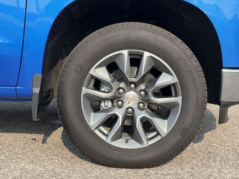 Used 2026 Chevrolet Silverado 1500 LT w/ LPO, Liner Protection Package AWD/4WD image 19