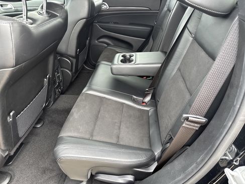 Certified 2022 Jeep Grand Cherokee Laredo X image 6