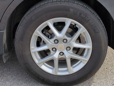 Used 2023 Chevrolet Equinox LT image 32