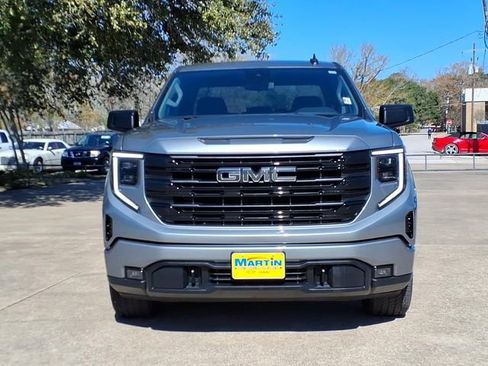 Used 2025 GMC Sierra 1500 Elevation image 2