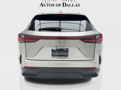 Used 2025 Lexus NX 250 FWD w/ Towing Package (2000 Lbs) image 11