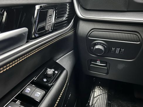 New 2026 Jeep Grand Wagoneer L 4WD image 21