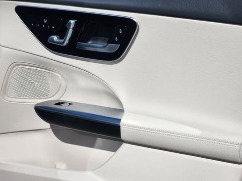 New 2026 Mercedes-Benz C 300 4MATIC Sedan image 17