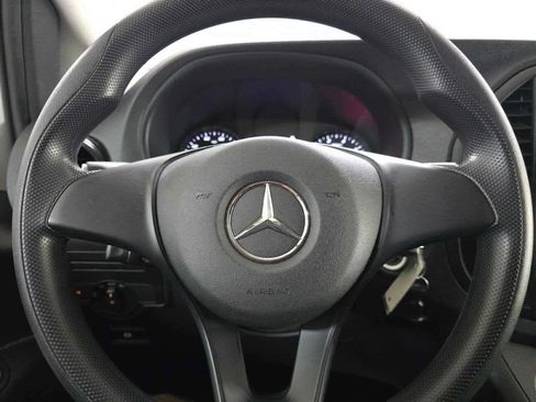 Used 2020 Mercedes-Benz Metris image 40