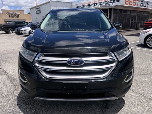 Used 2015 Ford Edge Titanium w/ Equipment Group 301A FWD image 2