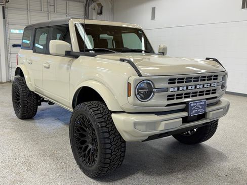 Used 2025 Ford Bronco 4-Door image 6