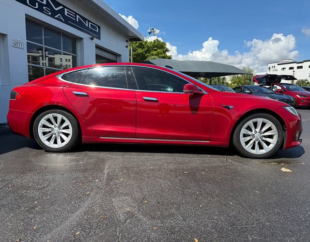 Used 2017 Tesla Model S 90D AWD/4WD image 2