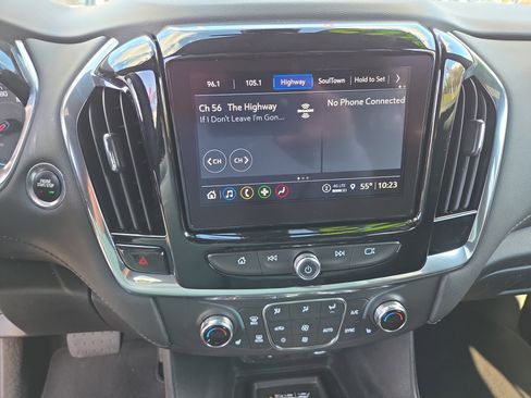 Used 2023 Chevrolet Traverse LT AWD/4WD image 27