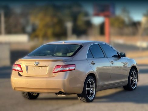 Used 2010 Toyota Camry image 9