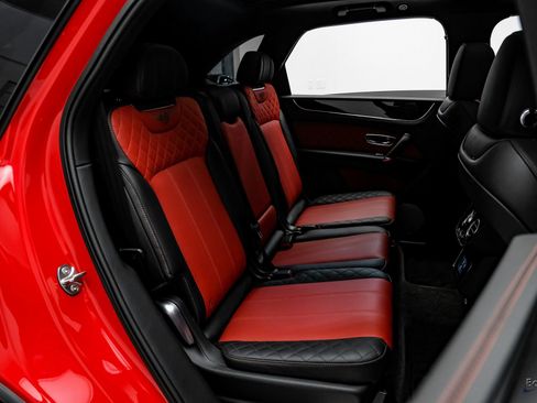 Used 2019 Bentley Bentayga image 78